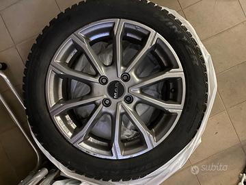 Cerchi in lega con gomme Pirelli Winter invernali