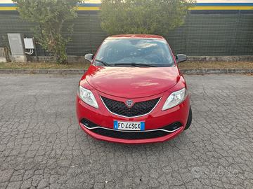 Lancia Ypsilon 1.2 69 CV 5 porte Silver