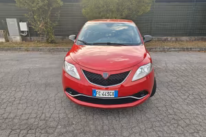Lancia Ypsilon 1.2 69 CV 5 porte Silver