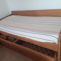 N. 2 letti/divano singoli