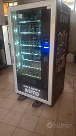 distributore automatico bevande e snack
