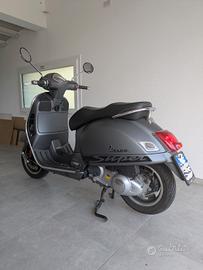 Vespa 300 GTS 