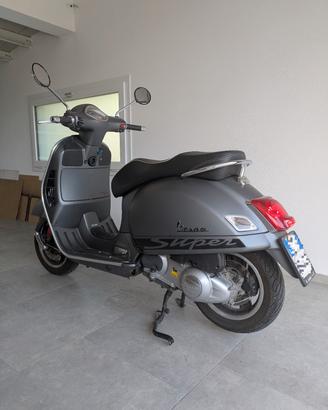 Vespa 300 GTS 