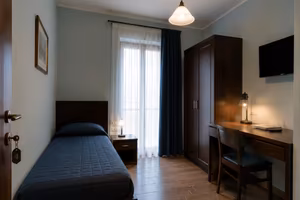 Stanza singola con bagno privato via lagrange