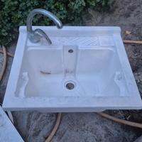 Lavatoio pvc 60x50 più rubinetto