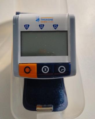 Misuratore di pressione sanguigna da polso