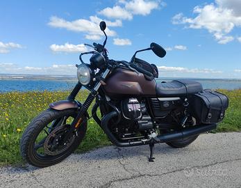 Moto Guzzi V7 III Stone night pack 