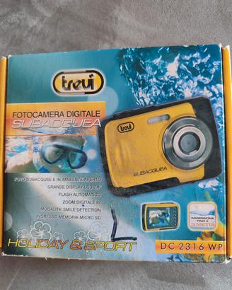 fotocamera digitale subacquea 