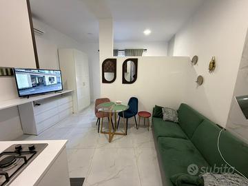 Bilocale arredato sul corso cod. na003