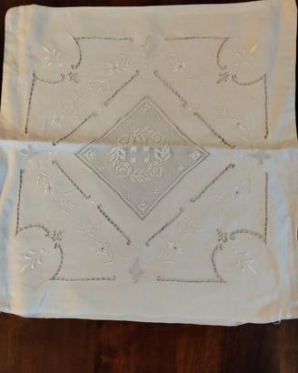 copri cuscino ricamato 