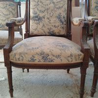 Due magnifiche sedie e due poltrone '800