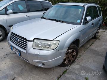 Ricambi usati per Subaru Forester 2.0 benz 2006 EJ
