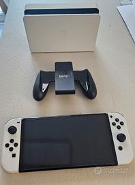 Nintendo Switch (modello Oled) + 6 giochi vari