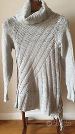 maglione a maglia taglio asimmetrico 