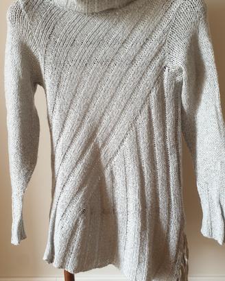 maglione a maglia taglio asimmetrico 
