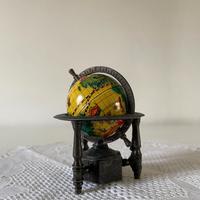 Temperino a forma di mappamondo vintage