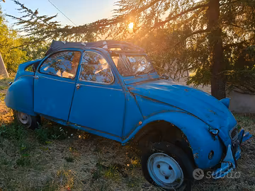 Citroen 2cv d'epoca - da restaurare 
