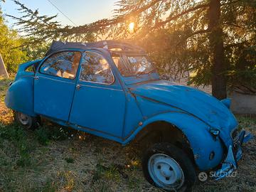 Citroen 2cv d'epoca - da restaurare 