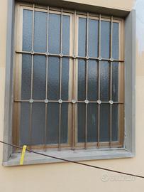 Finestra in alluminio con vetri