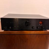 Amplificatore stereo ibrido Magnat