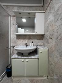 BAGNO: MOBILE LAVANDINO, SPECCHIO, MISCELATORE