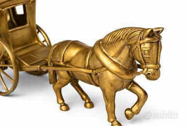 Carrozza Con Cavallo