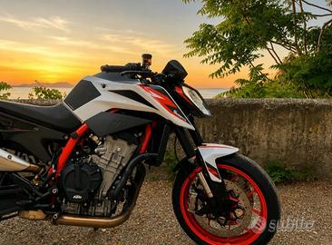KTM Duke 890 R