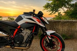 KTM Duke 890 R
