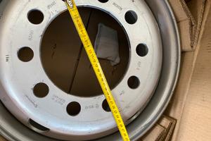 4 cerchi in ferro per camion
