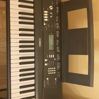 Tastiera digitale Yamaha EZ-220