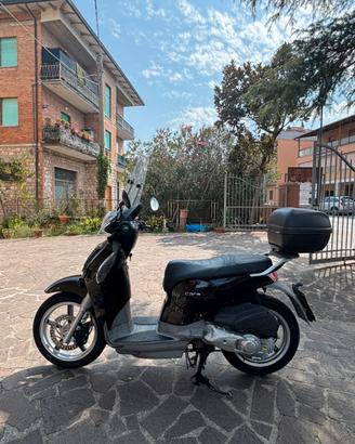 Aprilia scarabeo 125 ie