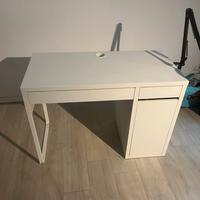 Scrivania IKEA MICKE