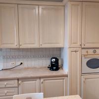 Cucina completa in frassino e travertino