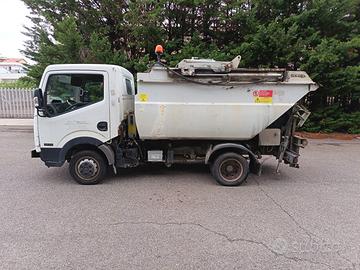 Nissan NT400 nettezza urbana 