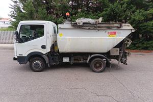 Nissan NT400 nettezza urbana 