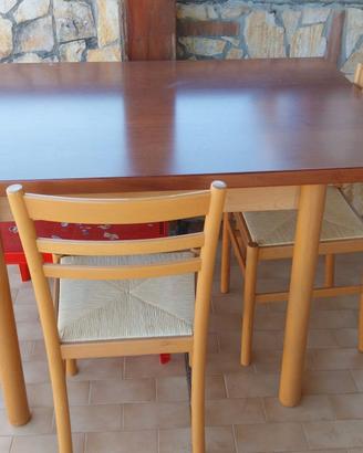 Tavolo con 4 sedie