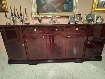 Mobile lungo, console e vetrina