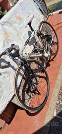 Bici da corsa CARRERA