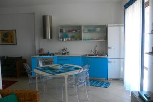 Stazzo circa 120mq con terrazzo e posto auto 