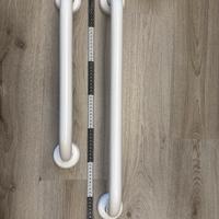 Due maniglioni per il bagno per anziani o disabili