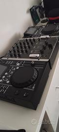 attrezzatura DJ studio