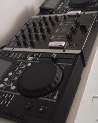attrezzatura DJ studio