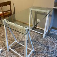 Scrivania / Tavolo in vetro con base a cavalletto