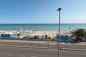 Appartamento fronte mare con box, Marotta. M/3066