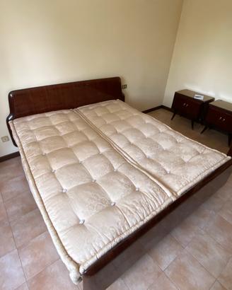 Letto mattimoniale cimpreso di due materassi
