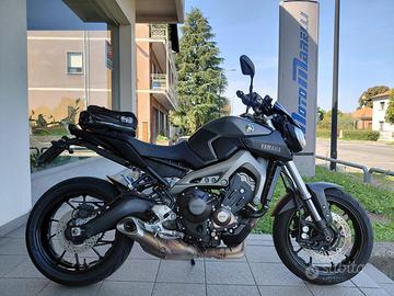 MOTO YAMAHA MT09 USATA