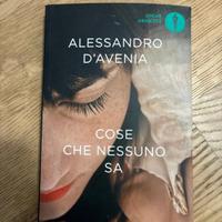 Libro "Cose che nessuno sa" nuovo