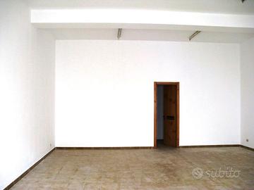 Parabita, Locale commerciale di 58 mq