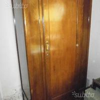 ARMADIO dei primi del '900 in legno massello