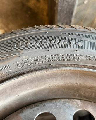 4 pneumatici 165/60 R14 praticamente nuovi